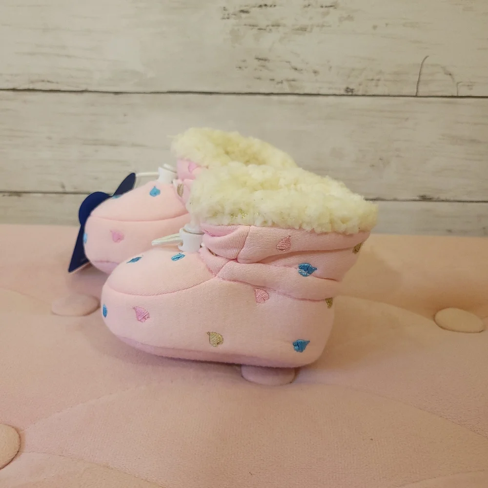 Pink Sherpa Lined Baby Booties with Blue Gold Pink Heart Accents Size 0-6 Months